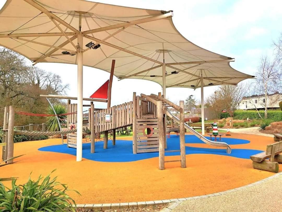 Home With A View Whitecliff Bay Holiday Park Bembridge Exteriör bild