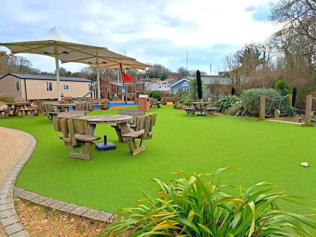 Home With A View Whitecliff Bay Holiday Park Bembridge Exteriör bild